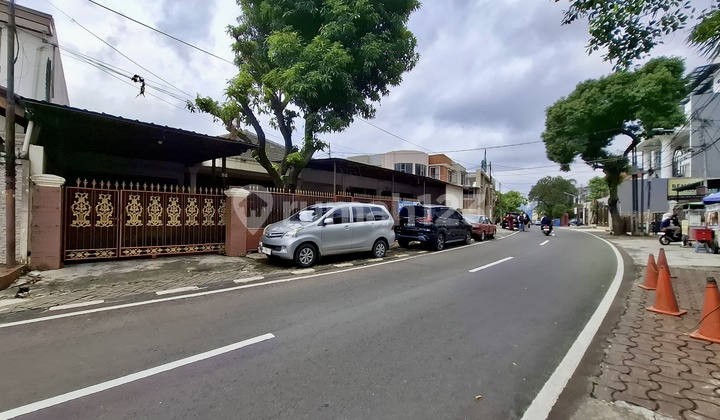 House Ready to Live In. Wide Road Access (3 Cars) House Ready to Live In. Wide Road Access (3 Cars)