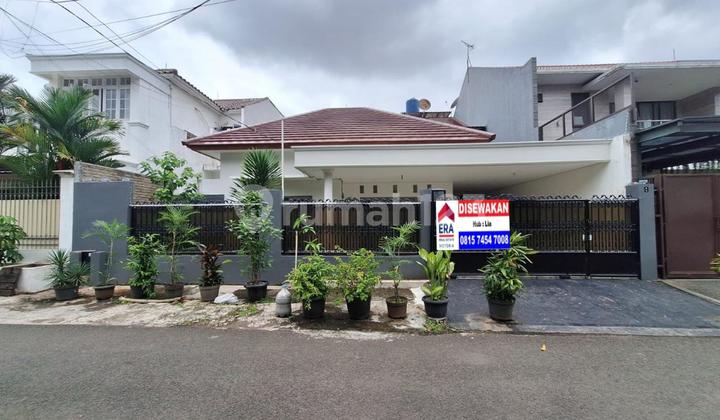 Rumah Siap Huni, Akses Jalan 3 Mobil di Tebet