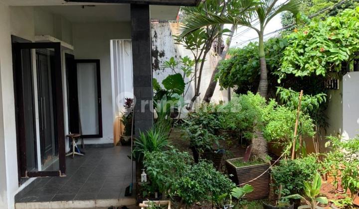 Rumah Dijual, Akses Jalan Lebar/3 Mobil... Lokasi Bagus.... Tebet Barat