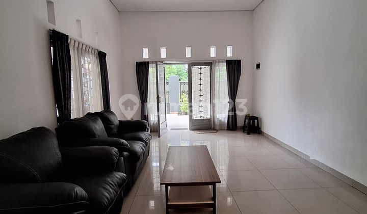 Ready-to-Live House, 3-Car Road Access in Tebet 2