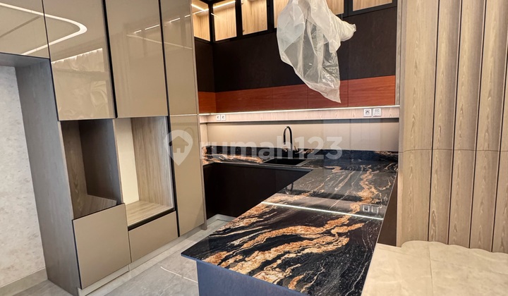 Rumah Mewah Pik Full Furnish View Danau [8x24m] 2