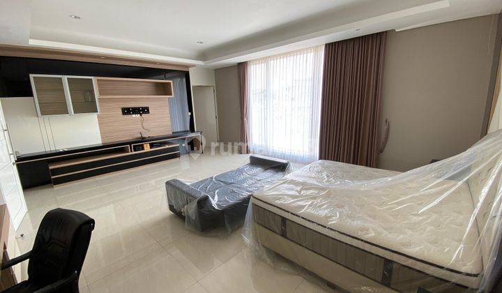 Rumah Pik Mewah Minimalis Modern 4 Lantai [12.5x25m] 7