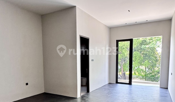 kamar tidur rumah alam sutera minimalis shm