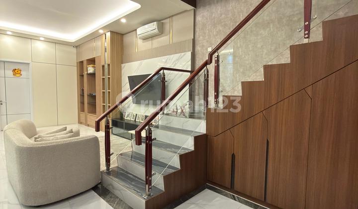 Rumah Pik 2 Manhattan Renov Furnish [8X25m]