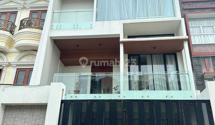 Rumah PIK Manyar Minimalis Furnish Siap Huni (8x25m) 1