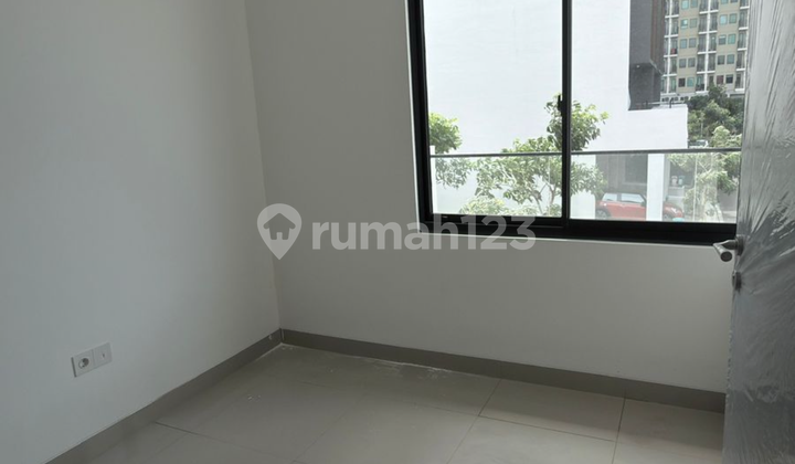 Bisa KPR - Rumah Pik 2 Osaka Residence 3 Lantai Tipe Balcony [5X10m]