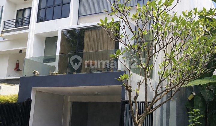 Manyar Permai Minimalist 3-Storey House (9x17m)