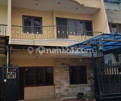 Rumah Lokasi Strategis Jalan gede Di Taman ratu(TR153) 1