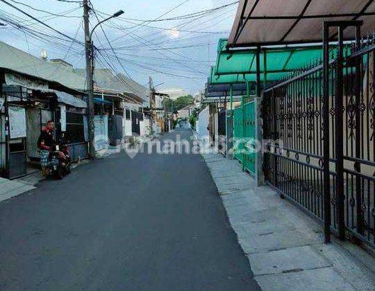 Rumah Lokasi Strategis Jalan gede Di Taman ratu(TR153) 2