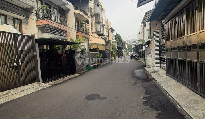 Rumah bagus Siap Huni Lokasi strategis di jelambar(JL165) 2