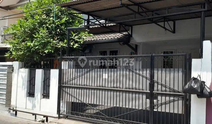 Rumah Lokasi Strategis Di taman ratu(TR155) 1