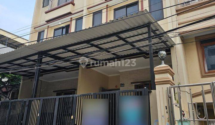 Rumah 5x18 Siap Huni Strategis di taman ratu(TR189) 1