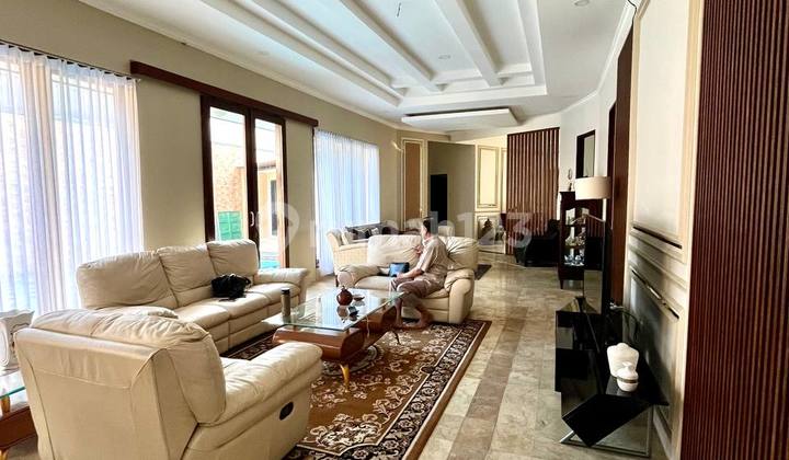 Rumah Hook Baru Renovasi Bebas Banjir Ada Kolam Renang di Kemang Pratama Rumah Hook Baru Renovasi Bebas Banjir Ada Kolam Renang di Kemang Pratama