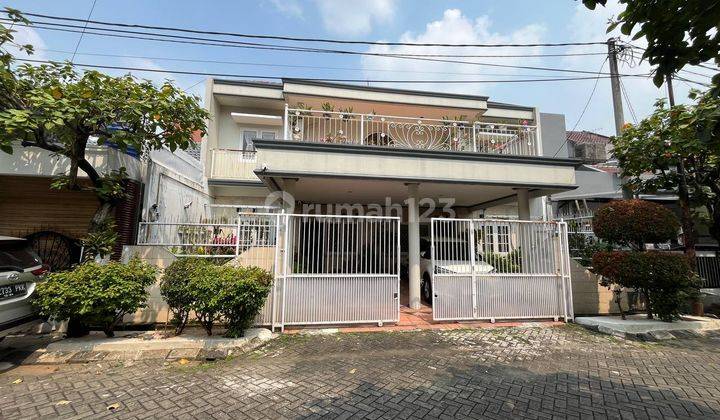 Rumah Bagus dan Terawat Fullyfurnished di Kemang Pratama 1