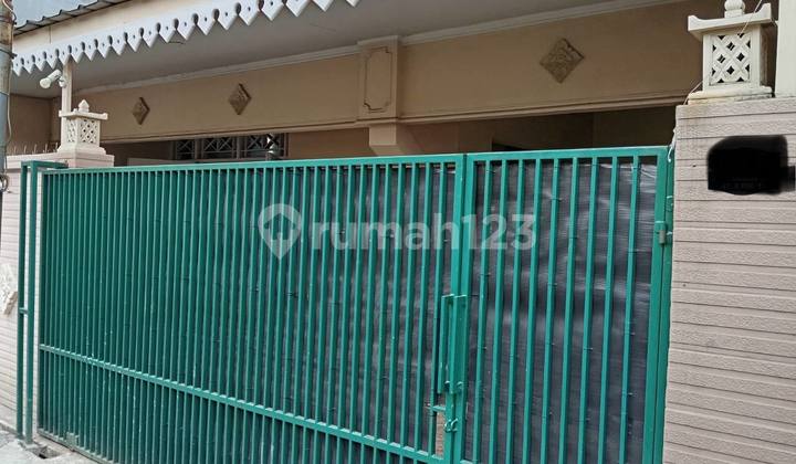 Nice and Spacious House in Jaka Permai Jakasampurna Bekasi (Ny) 2