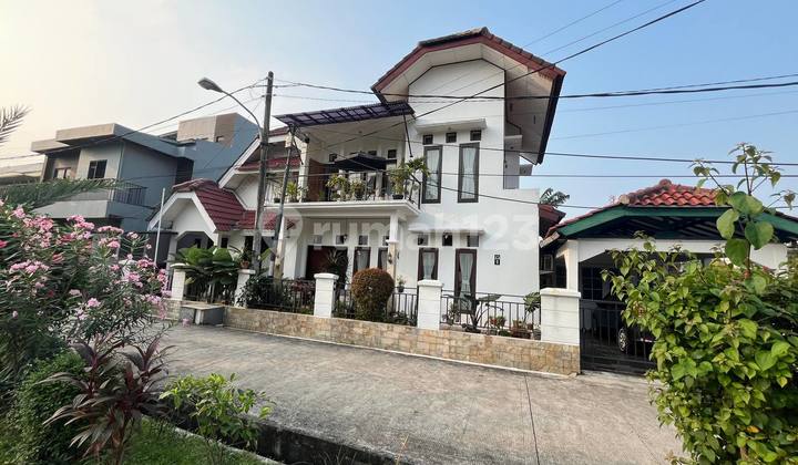 Hook House and Beautiful Flood-Free in Jatibening Bekasi