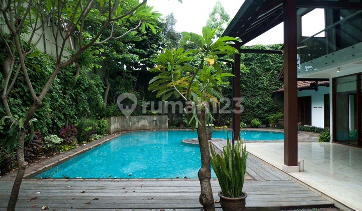 Nice house for sale on Benda Street, Kemang.