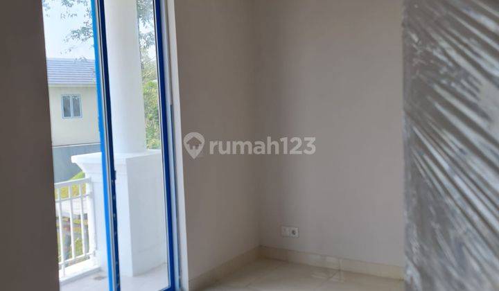 Disewakan Rumah Baru 2 Lantai di Vanya Park Cluster Azura, Bsd City 8