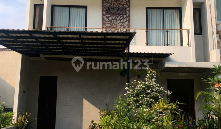 Rumah Modern Siap Huni di Cluster Aristoteles, Lokasi Strategis