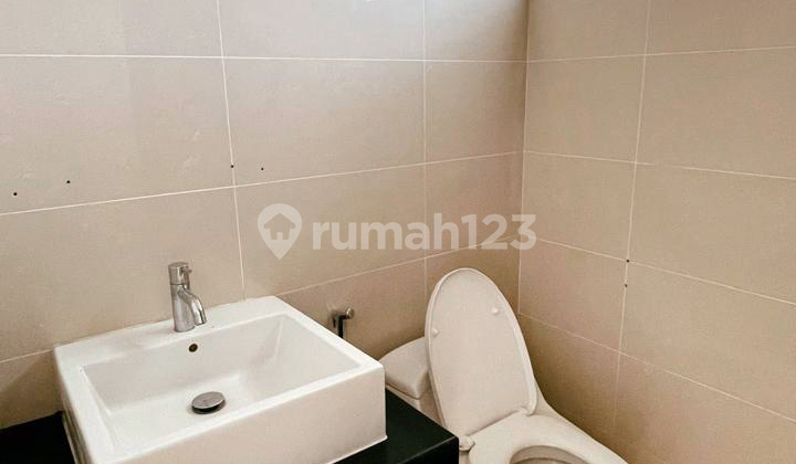 Sewa Rumah 2 Lantai Goldfinch Spring Gading Serpong 2