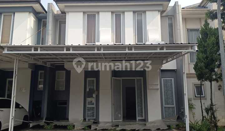 Two-Story House In Vivacia Eminent, Corner Position