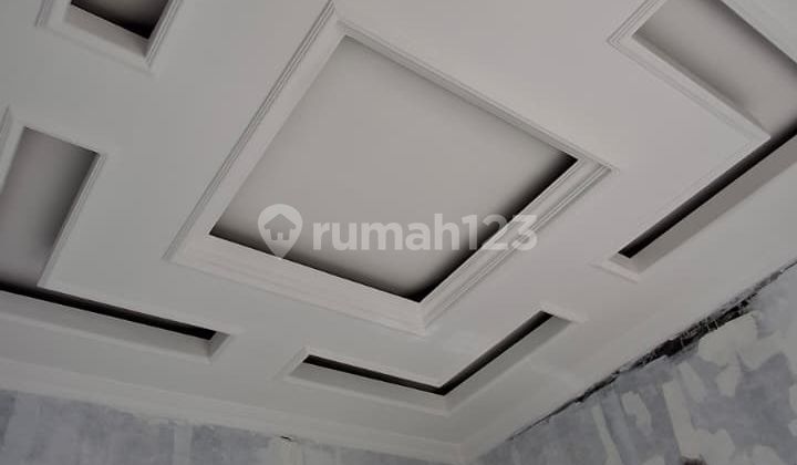 Rumah Mewah 2 Lantai Siap Huni Murah Deket Kelurahan di Mangunharjo Tembalang