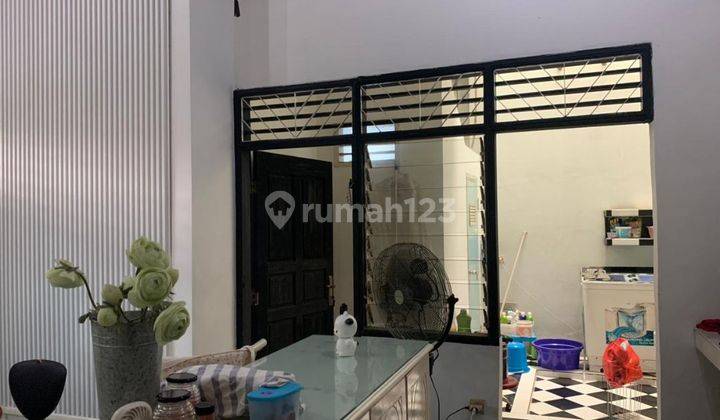 Dijual Rumah Hook Asri 2 Lt
harapan Indah Bekasi 
 2