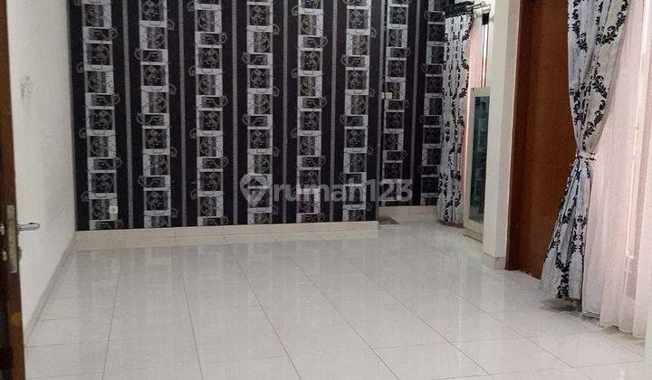 Disewakan Rumah semi furnish, dalam Cluster Harapan indah Bekasi 
 2