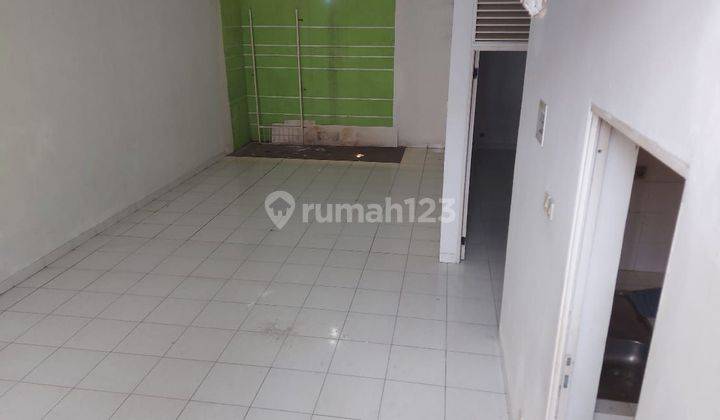 Sewakan Rumah 2Lt. Siap Huni
Taman Modern - Jakarta Timur 2