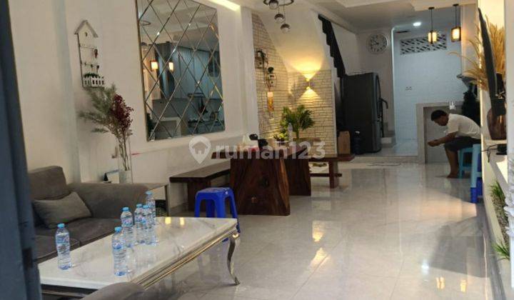 Di Jual Rumah Esthetic 3 Lt Rapi  Jembatan Gambang Jakarta Barat 1