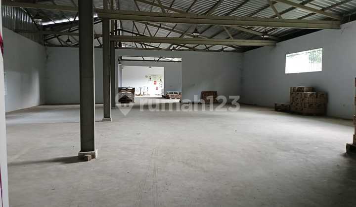New Warehouse + Office for Rent in Raya Penggilingan, East Jakarta New Warehouse + Office for Rent in Raya Penggilingan, East Jakarta