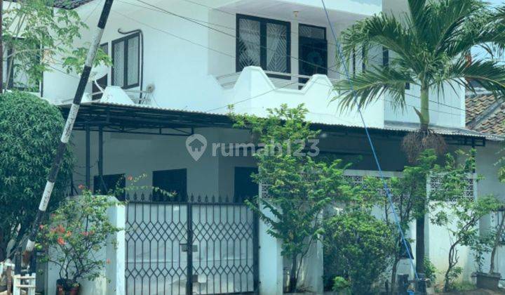 Dijual Rumah Hook Asri 2 Lt
harapan Indah Bekasi 
 1