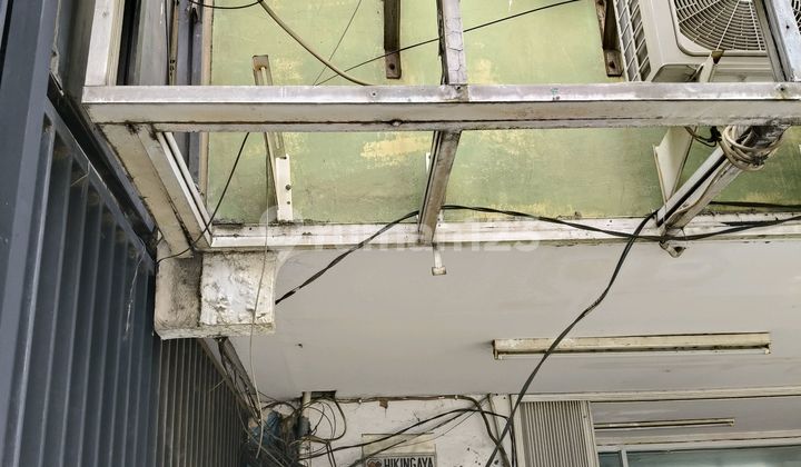 For Rent Quickly 2-Room Business Space. Suitable For Online Business. Positioned On 2nd Floor. Above Alfamart.