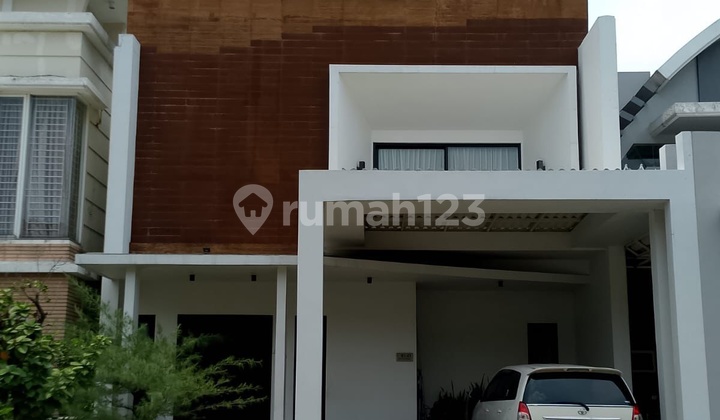 Rumah Modern Minimalis, Minim Renovasi. Bangunan Baru. Siap Huni Di Kawasan Wiyung. Surabaya Barat 1