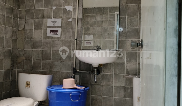 For Rent Quickly 2-Room Business Space. Suitable For Online Business. Positioned On 2nd Floor. Above Alfamart.