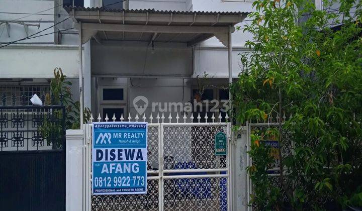 Rumah Sewa Muara Karang 2 Lantai Siap Pakai Cluster Favorit Jakarta Utara  1