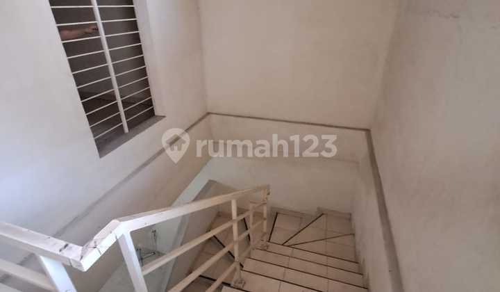 Dijual Rumah di Muara Karang. Luas 5X15 3 Lantai 2