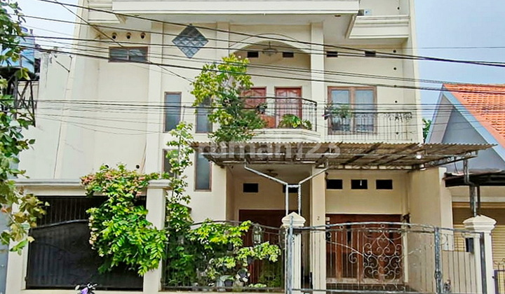 Good Modern House in Rawamangun, East Jakarta