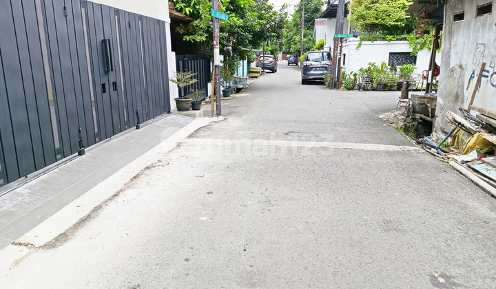 Modern Design New House in Rawamangun East Jakarta 2