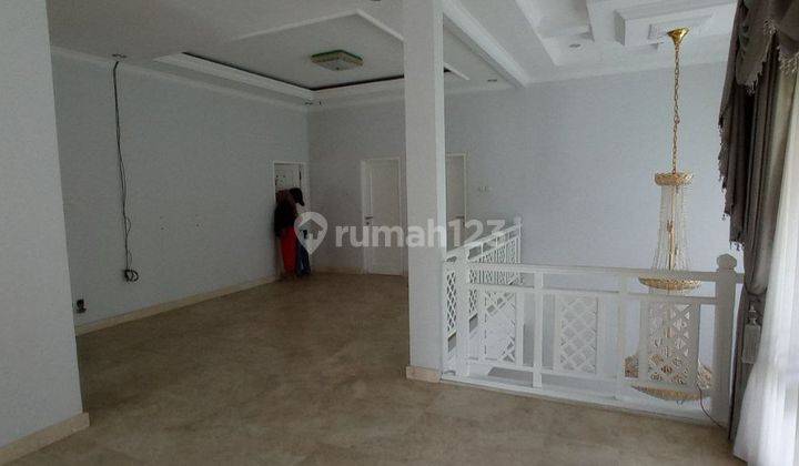 Rumah 2 Lantai Bagus di Pesona Khayangan, Depok 2