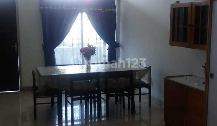 Rumah Hook 2 Lantai Di Duri Kosambi, Jakarta Barat