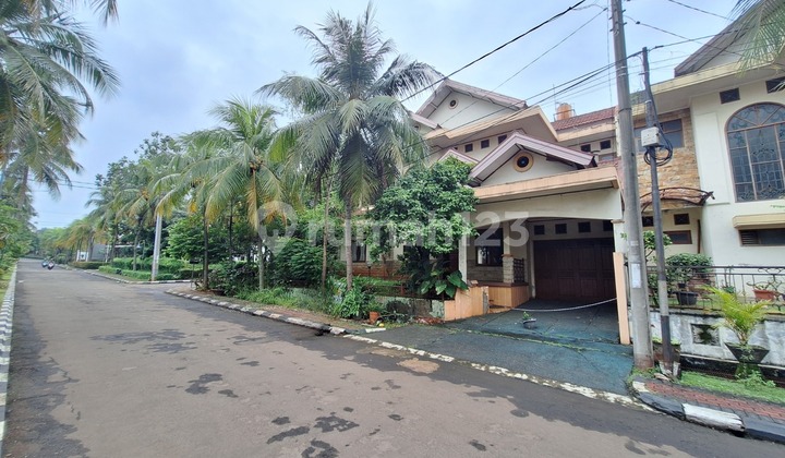 Rumah Mewah di Hoek di Pesona Depok Jarang Ada