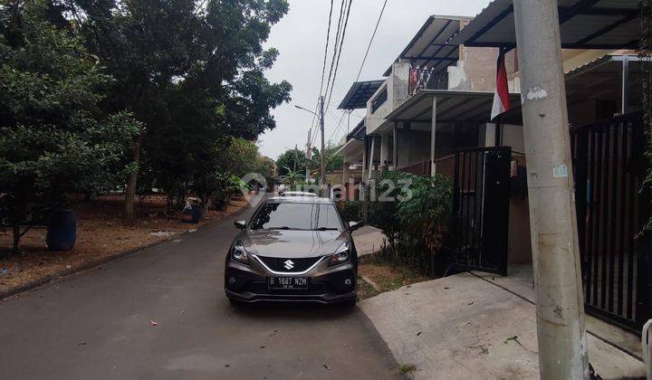 Rumah Depan Taman di Regensi Melati Mas 2