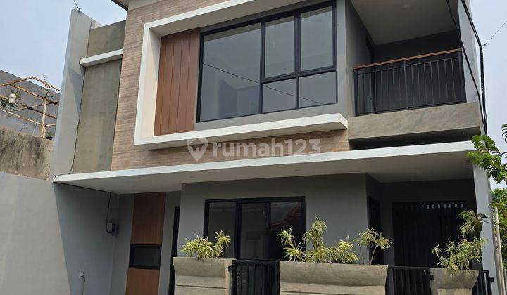 Rumah Hook 3 Kamar Tidur Dekat Ke Jalan Toll Di Bintaro 2