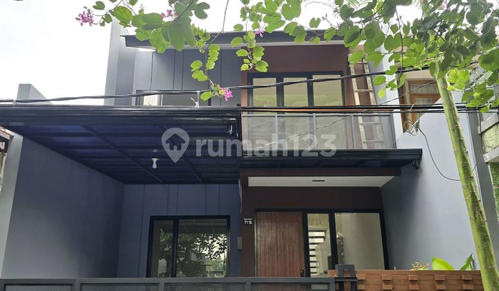 Rumah 2 Lantai Siap Huni Dekat Sekolah di Bsd City