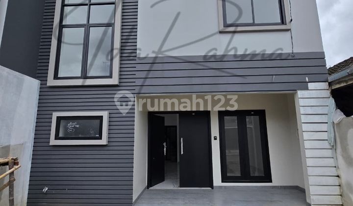 Ready-to-Occupy House in BSD City