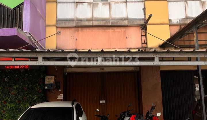 Disewakan Ruko Plong Tanpa Sekat Golden Boulevard di Jalan Utama di BSD