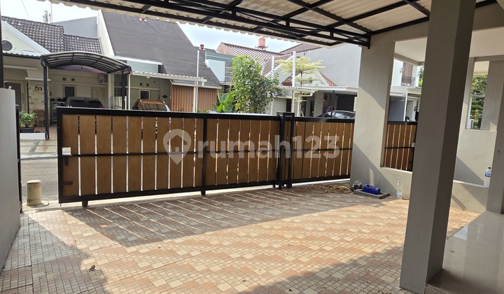 3 Storey House 5 Bedrooms Near School in Bsd City 2