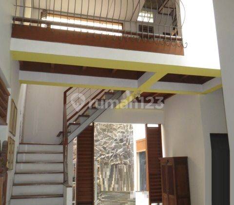 Rumah 2 Lantai di Jaka Permai 5
