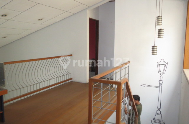Rumah 2 Lantai di Jaka Permai 7